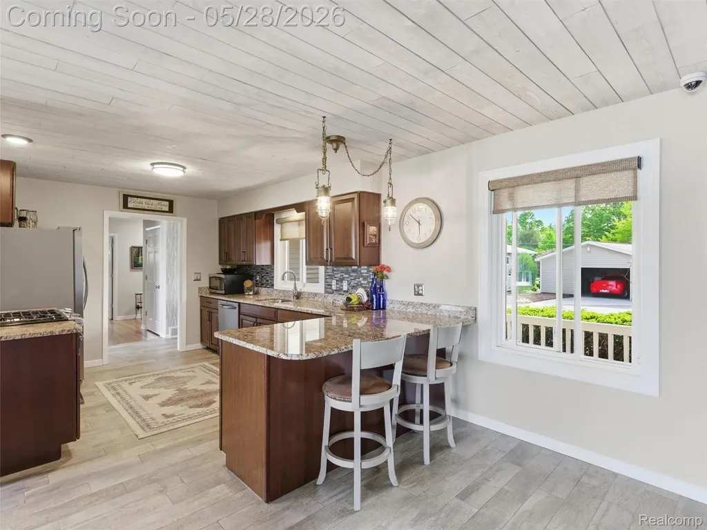 12099 Torrey Road Fenton Charter Township MI 48430