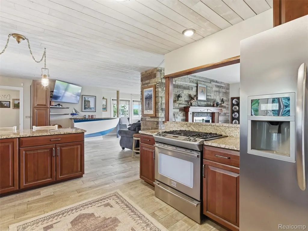 12099 Torrey Road Fenton Charter Township MI 48430