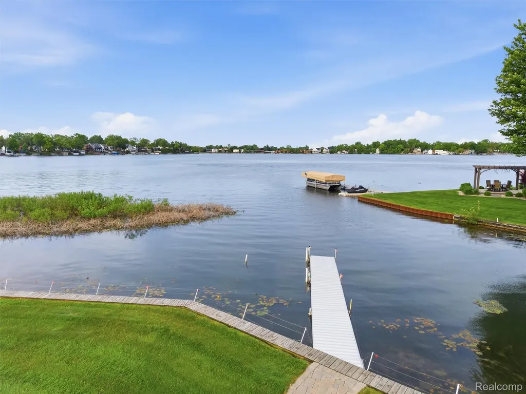 12099 Torrey Road Fenton Charter Township MI 48430