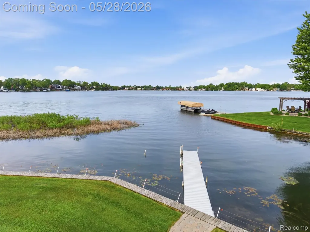 12099 Torrey Road Fenton Charter Township MI 48430