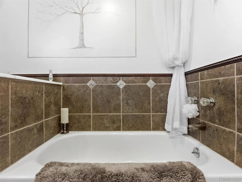 12099 Torrey Road Fenton Charter Township MI 48430
