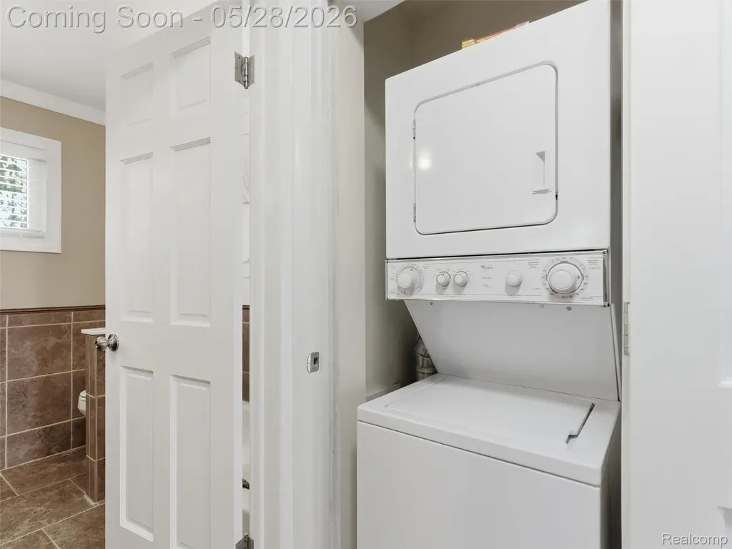 12099 Torrey Road Fenton Charter Township MI 48430
