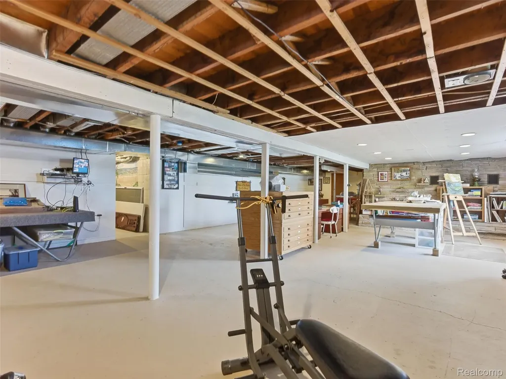 12099 Torrey Road Fenton Charter Township MI 48430
