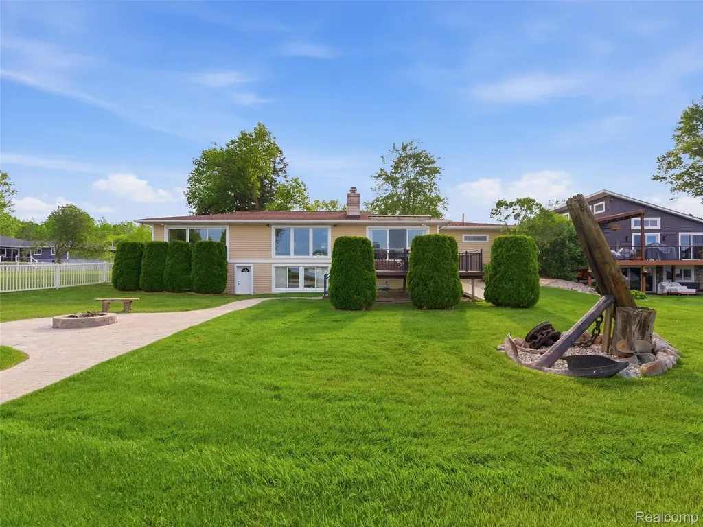12099 Torrey Road Fenton Charter Township MI 48430