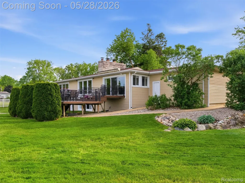 12099 Torrey Road Fenton Charter Township MI 48430