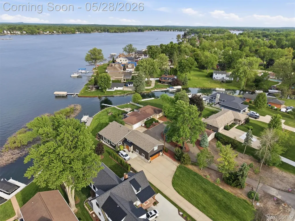 12099 Torrey Road Fenton Charter Township MI 48430