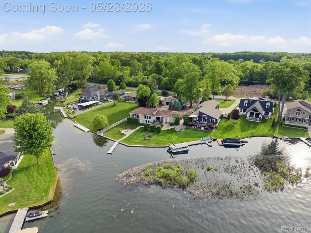 12099 Torrey Road Fenton Charter Township MI 48430
