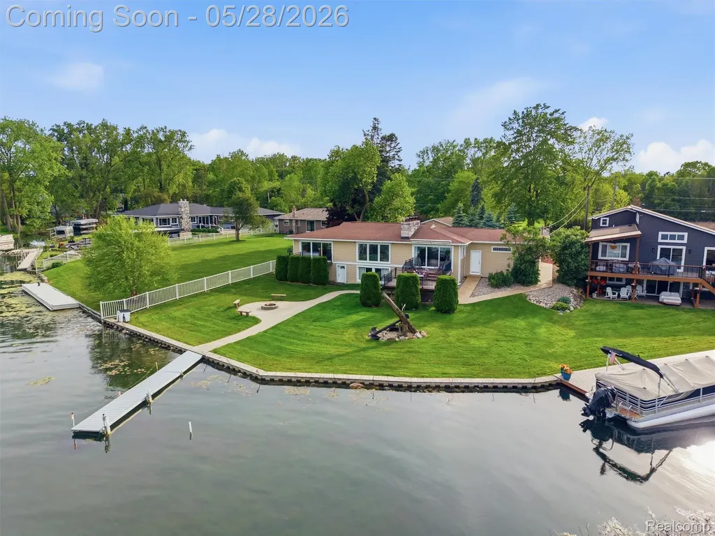 12099 Torrey Road Fenton Charter Township MI 48430
