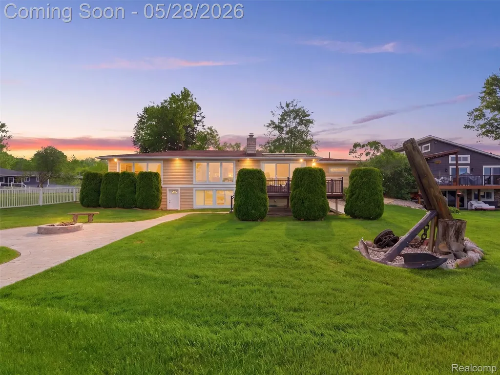 12099 Torrey Road Fenton Charter Township MI 48430