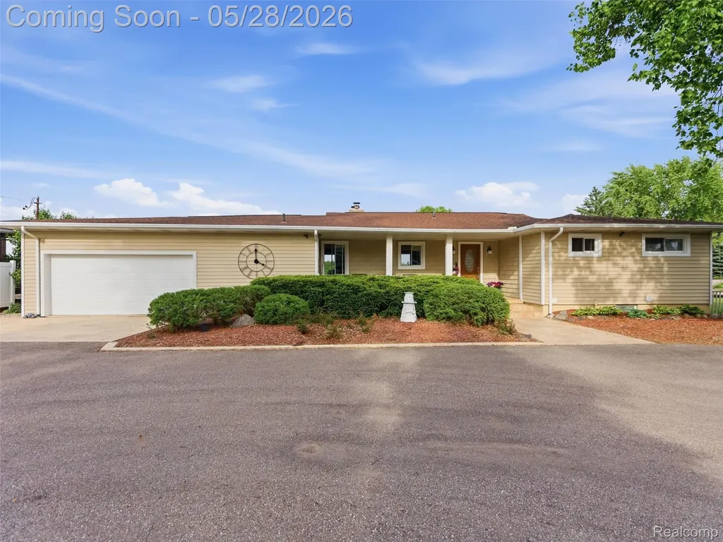 12099 Torrey Road Fenton Charter Township MI 48430