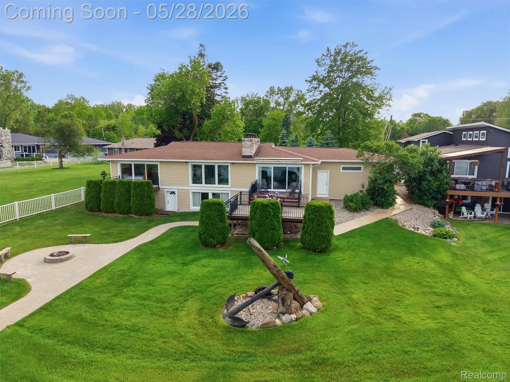 12099 Torrey Road Fenton Charter Township MI 48430