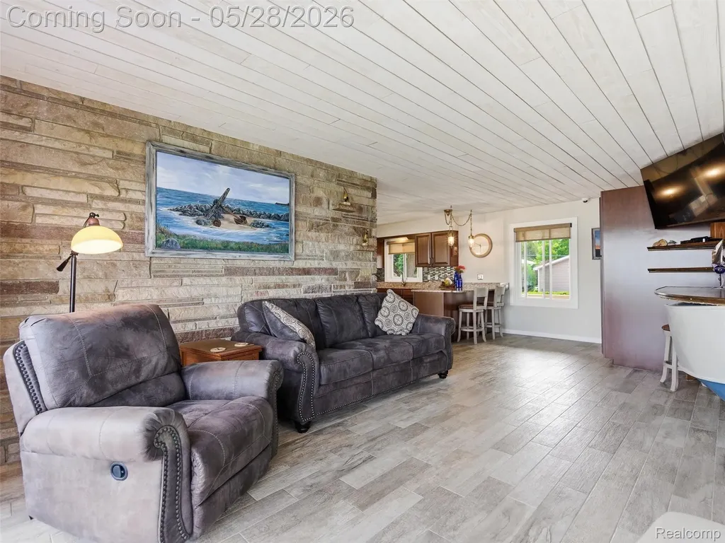 12099 Torrey Road Fenton Charter Township MI 48430