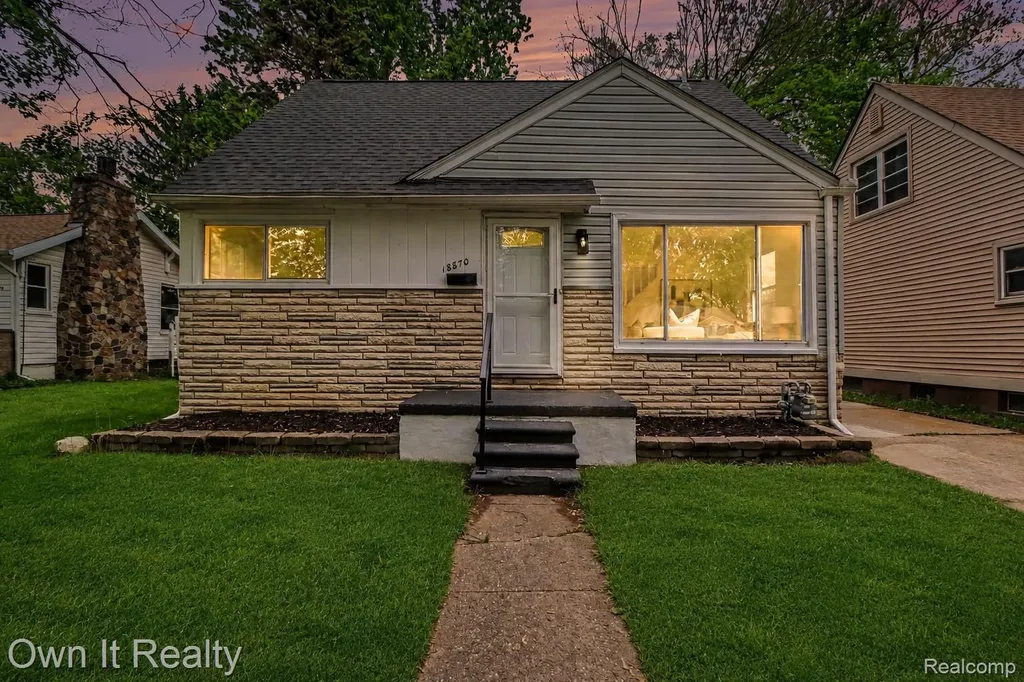 18870 Lennane Redford Charter Township MI 48240