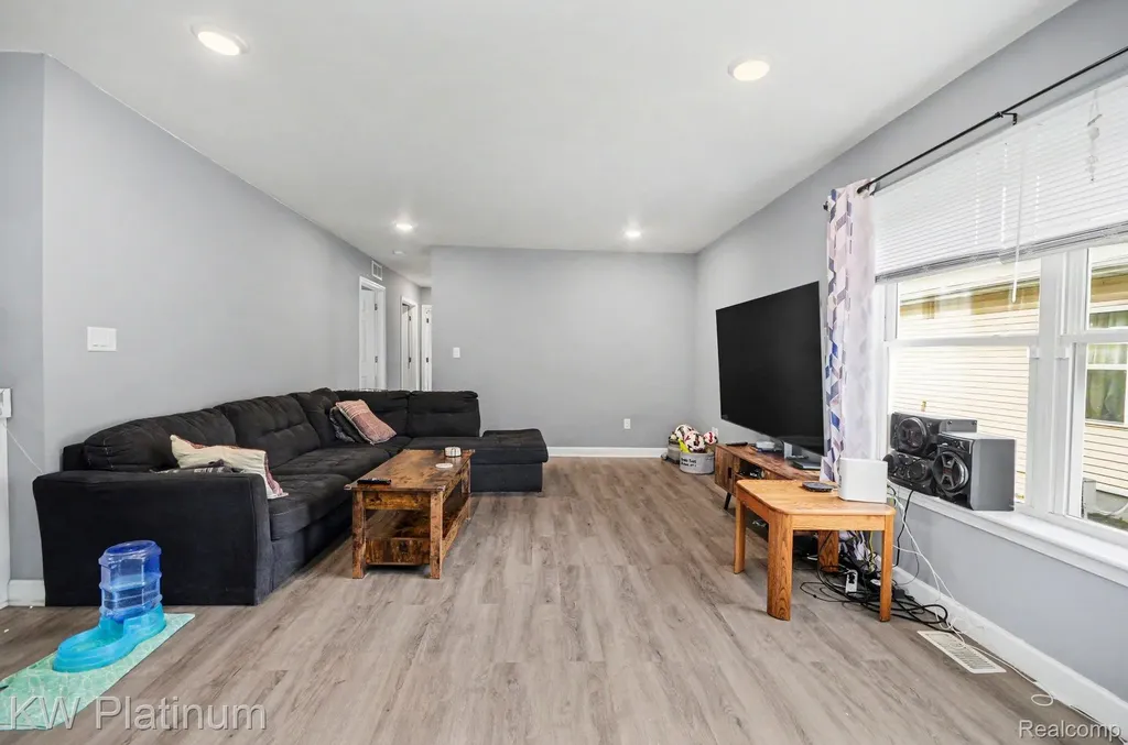 146 Rural Street Port Huron City MI 48060
