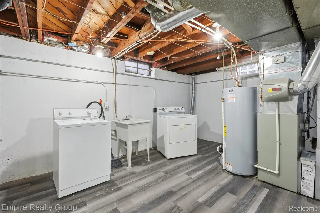33060 Cherry Hill Road Garden City City MI 48135