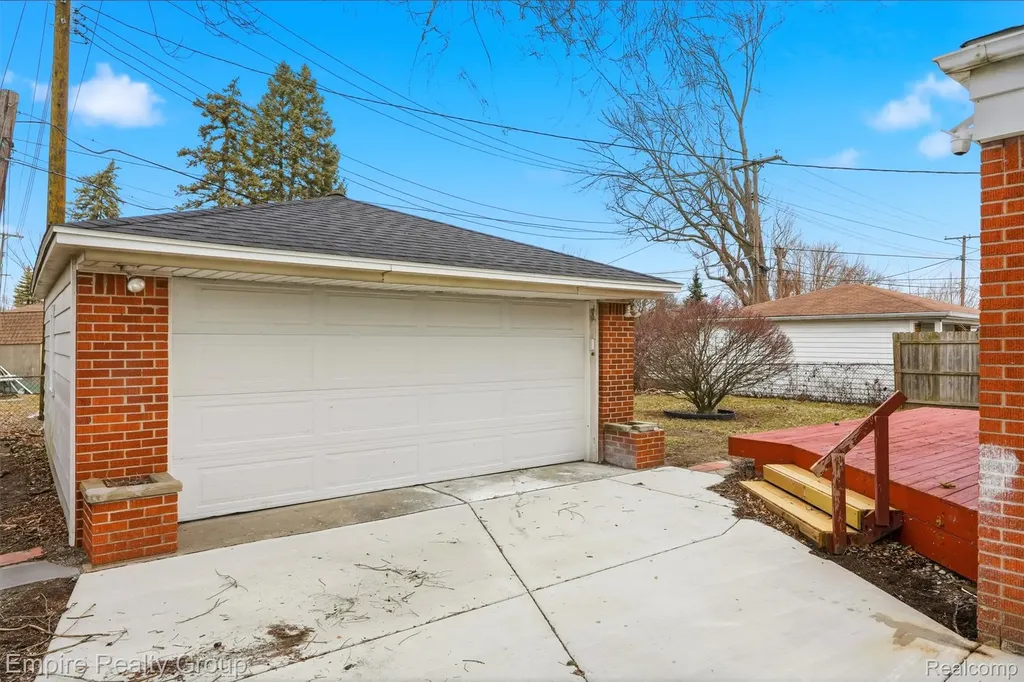 33060 Cherry Hill Road Garden City City MI 48135