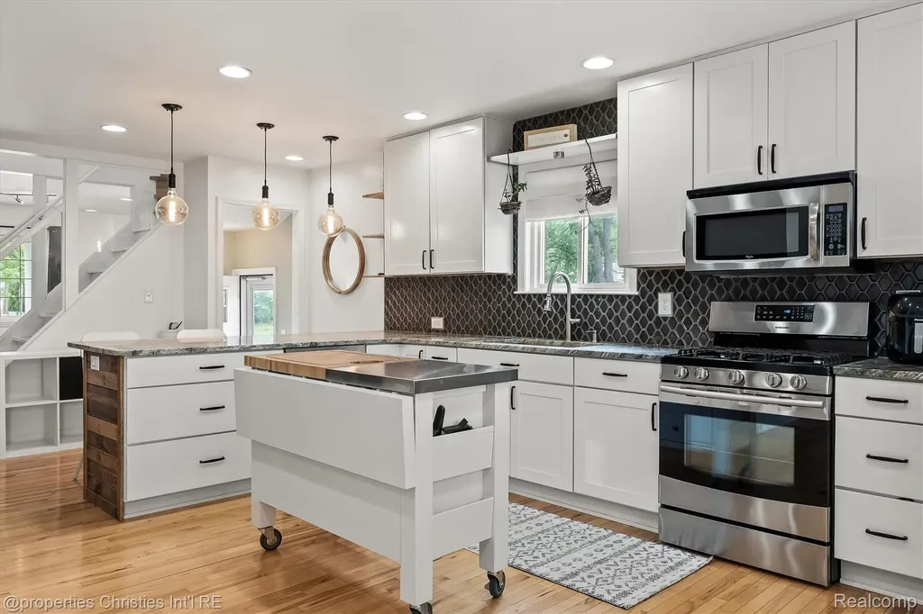 1318 Bauman Avenue Royal Oak City MI 48073