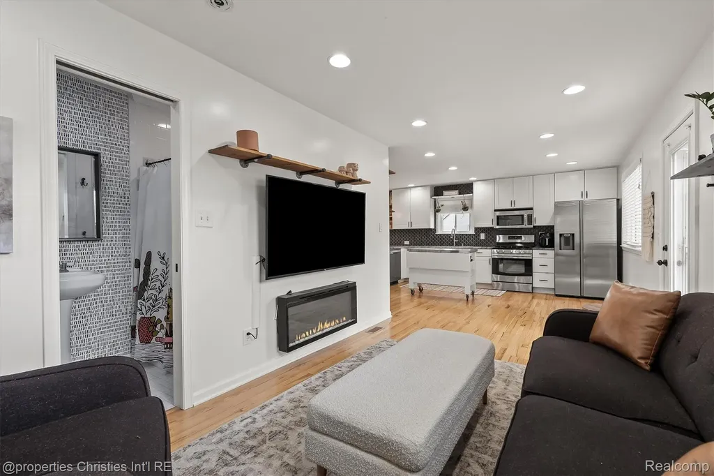 1318 Bauman Avenue Royal Oak City MI 48073