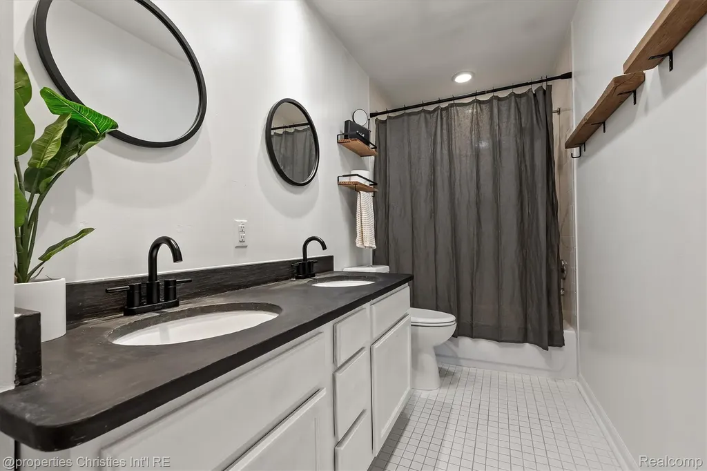 1318 Bauman Avenue Royal Oak City MI 48073