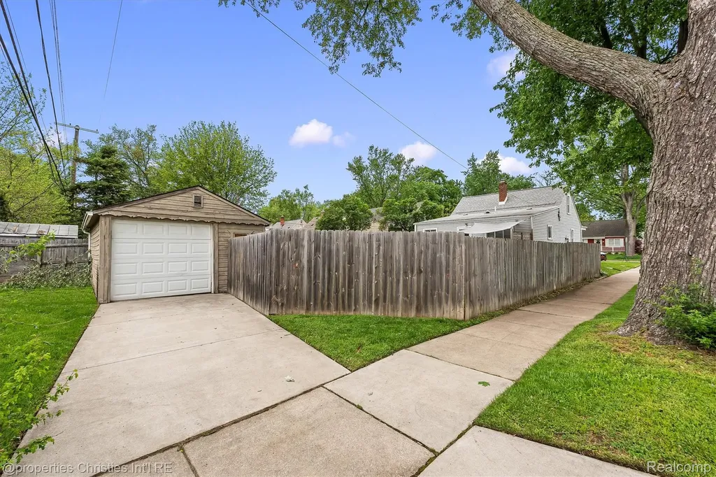 1318 Bauman Avenue Royal Oak City MI 48073
