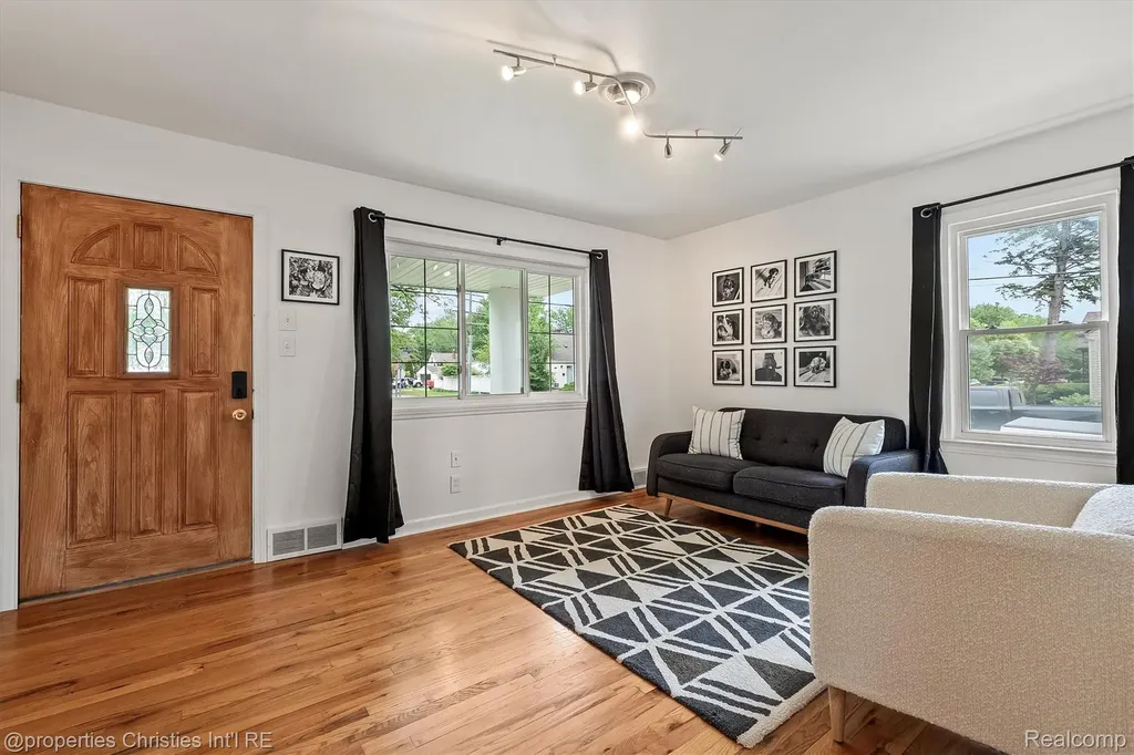 1318 Bauman Avenue Royal Oak City MI 48073