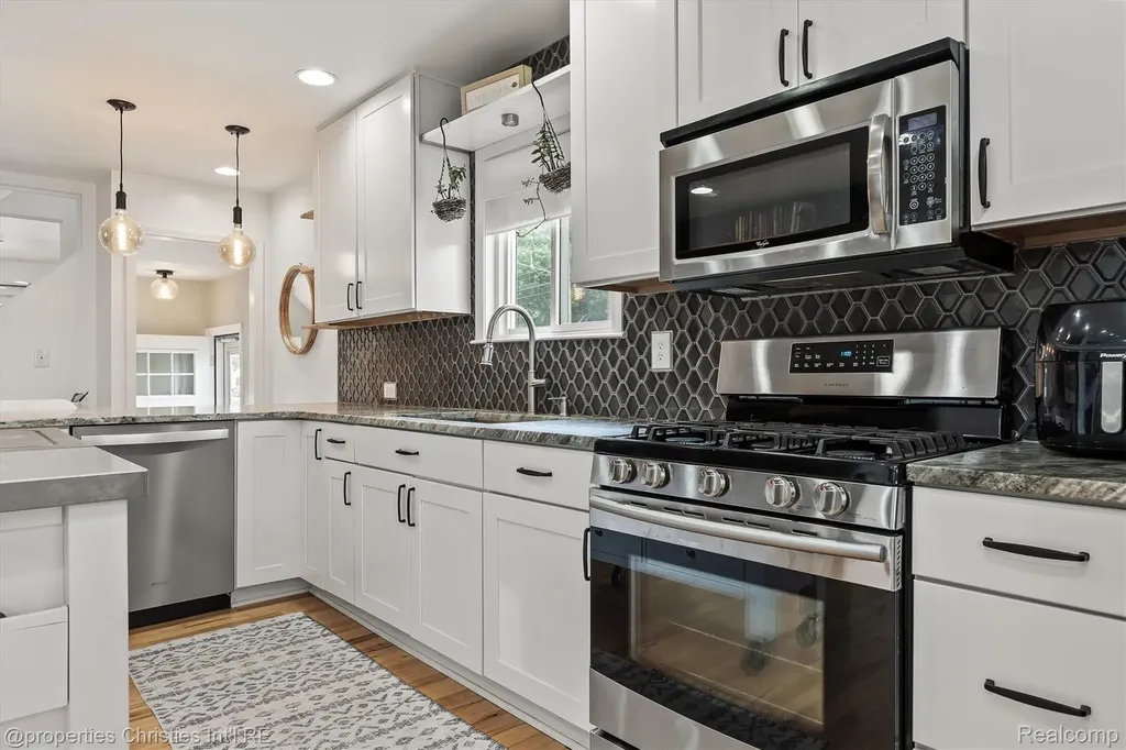 1318 Bauman Avenue Royal Oak City MI 48073