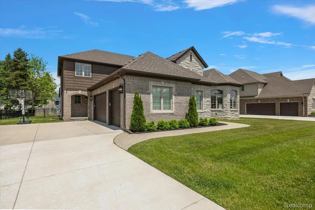 7659 Crimson Court Shelby Charter Township MI 48316