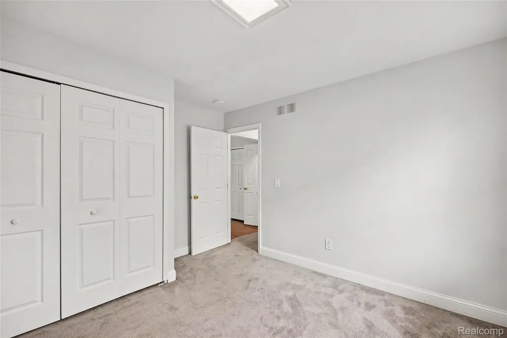 12800 Daily Drive Sterling Heights City MI 48313