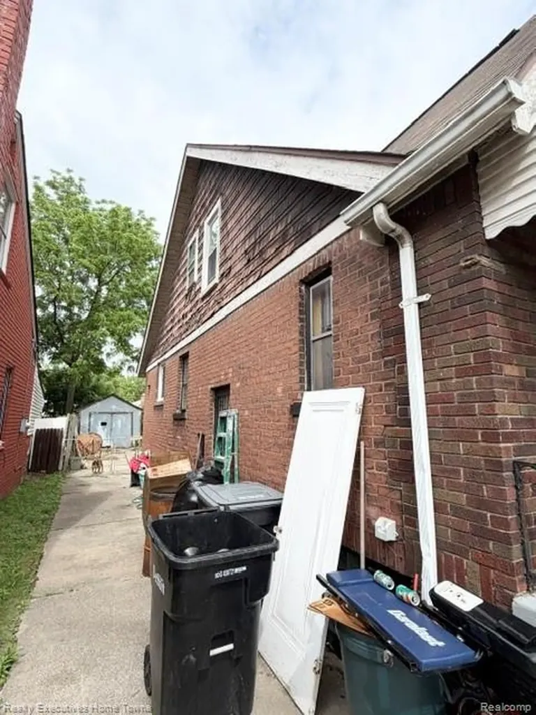8259 Kentucky Street Detroit City MI 48204