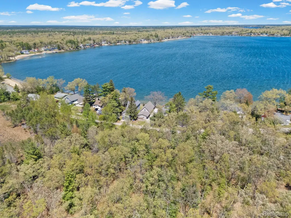 1434 Lake Drive Grant Township MI 48748