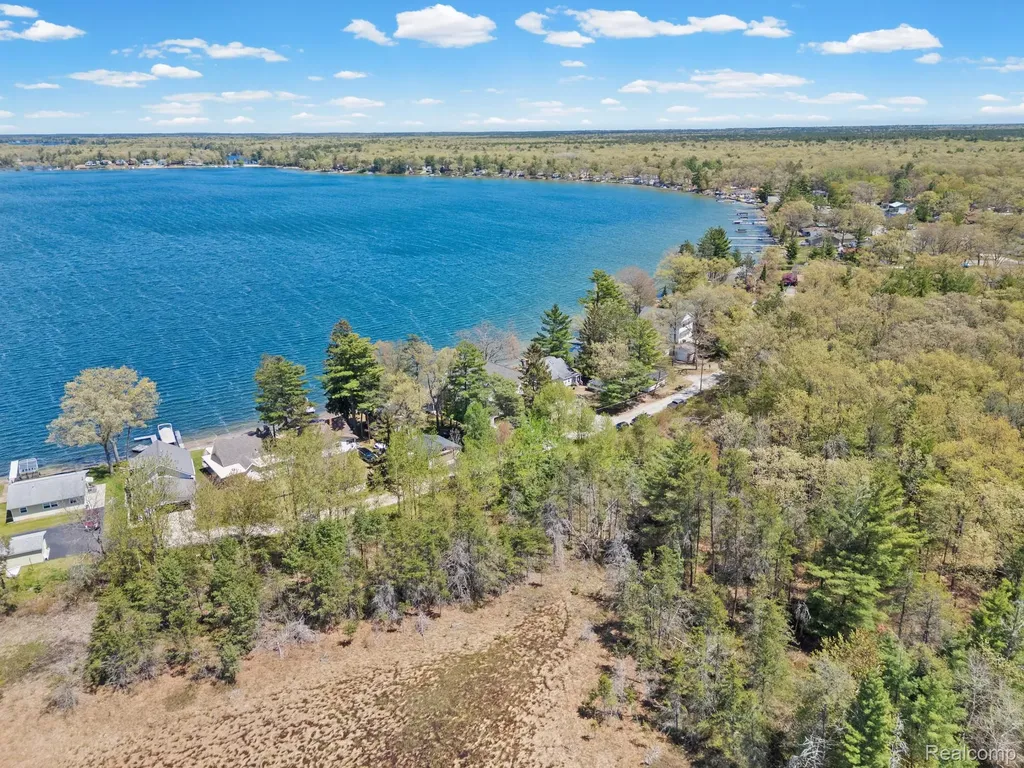 1434 Lake Drive Grant Township MI 48748