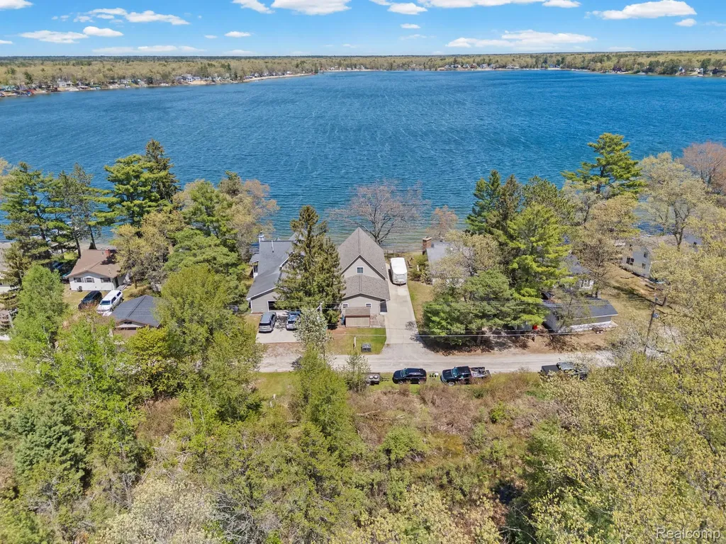 1434 Lake Drive Grant Township MI 48748