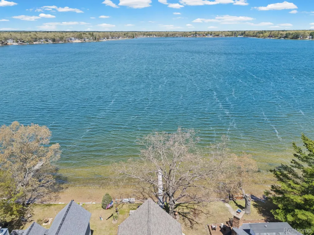 1434 Lake Drive Grant Township MI 48748