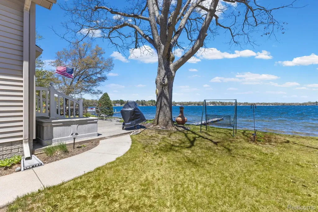 1434 Lake Drive Grant Township MI 48748