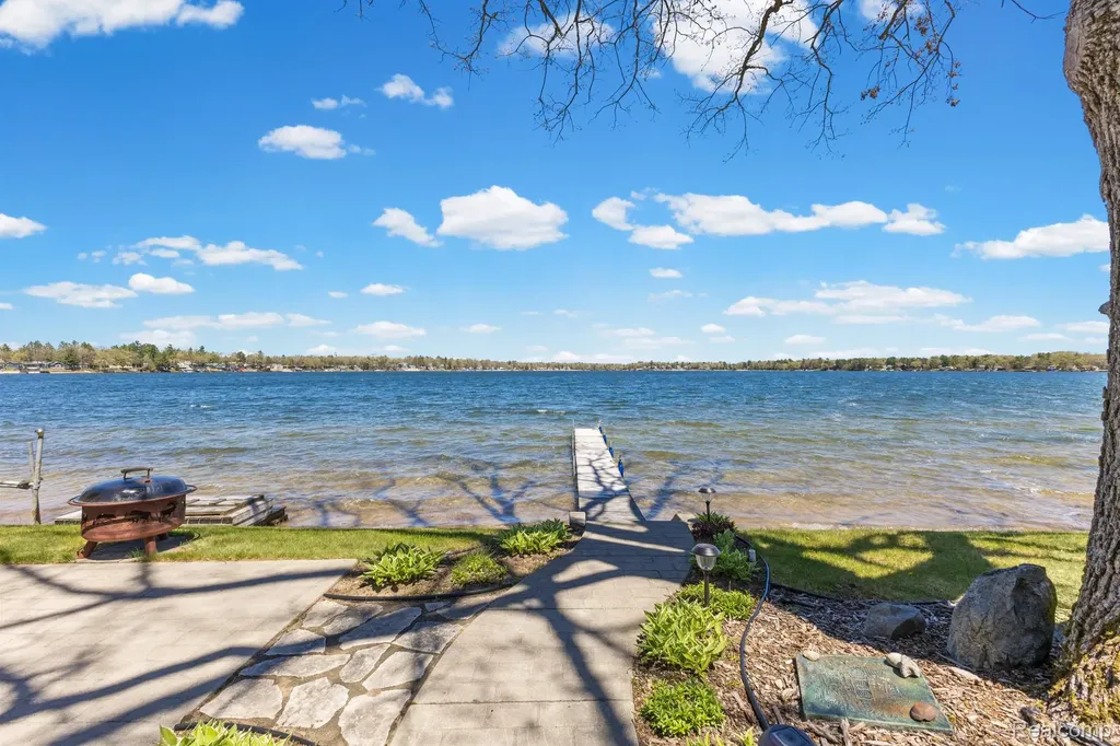 1434 Lake Drive Grant Township MI 48748