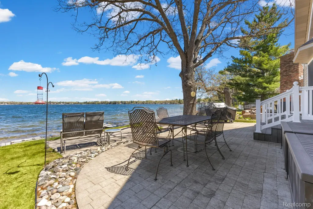 1434 Lake Drive Grant Township MI 48748