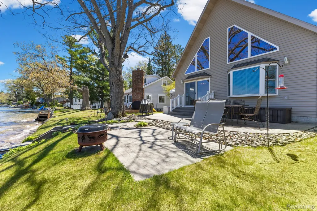 1434 Lake Drive Grant Township MI 48748