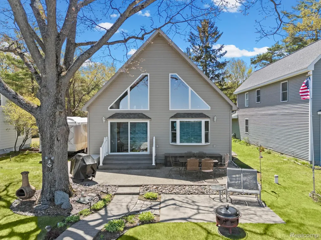 1434 Lake Drive Grant Township MI 48748