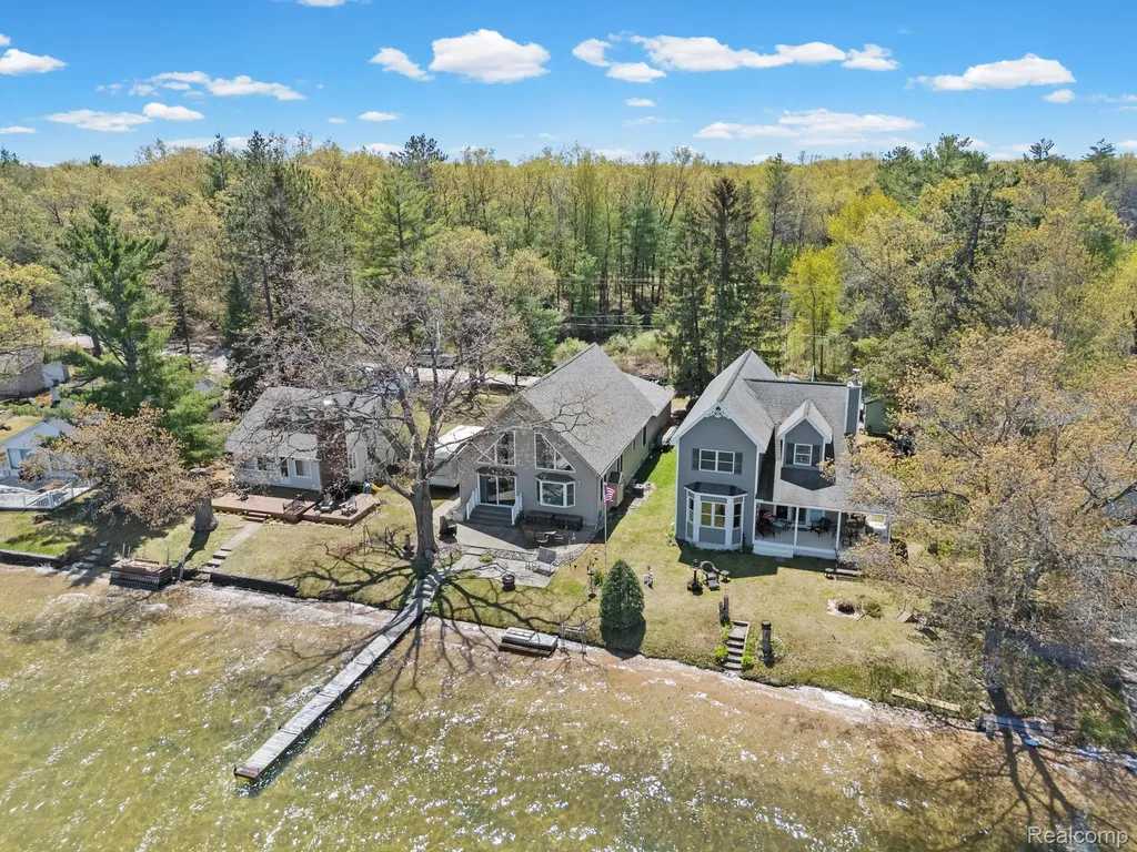 1434 Lake Drive Grant Township MI 48748