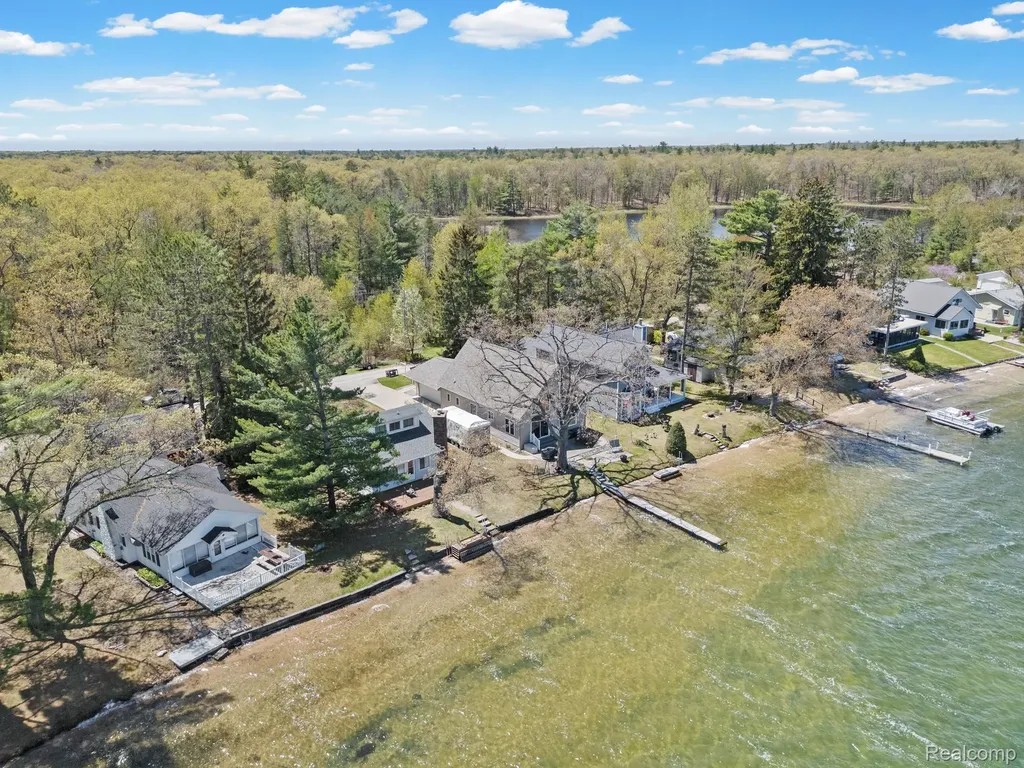 1434 Lake Drive Grant Township MI 48748