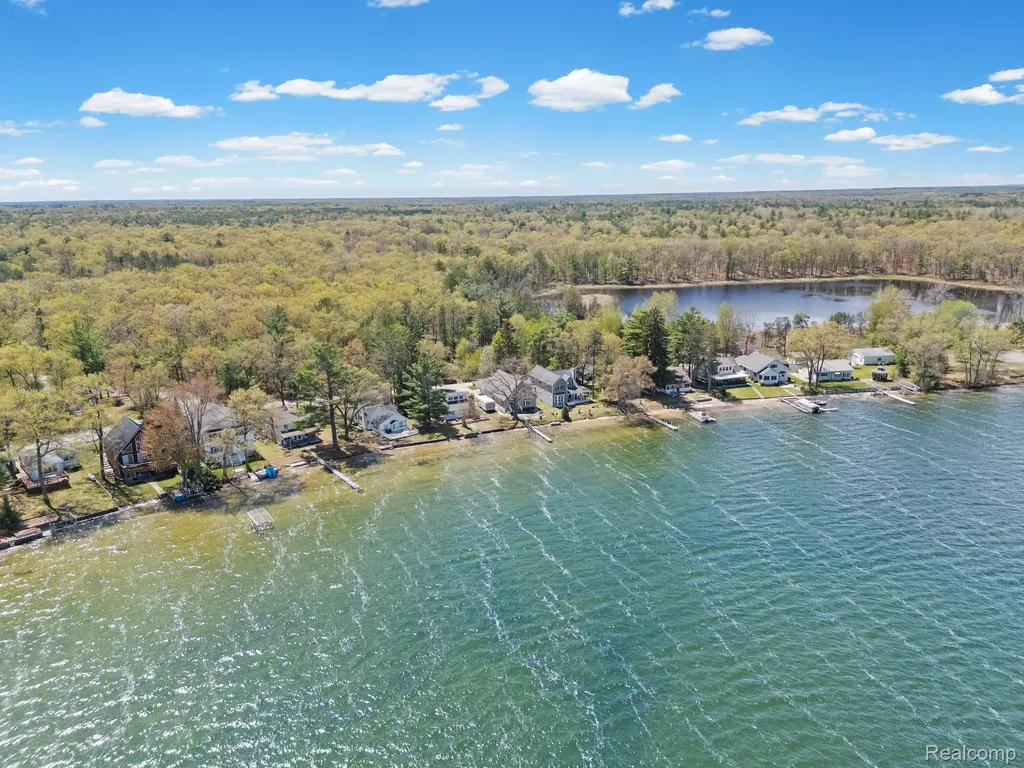 1434 Lake Drive Grant Township MI 48748