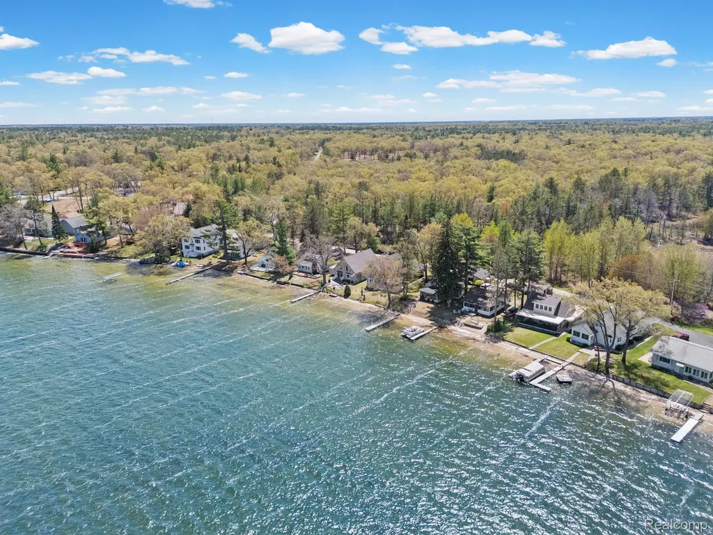 1434 Lake Drive Grant Township MI 48748