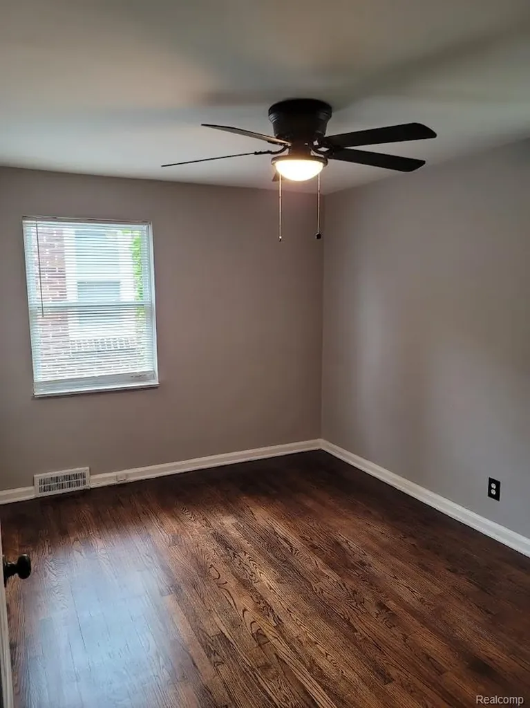 18510 Hartwell Street Detroit City MI 48235