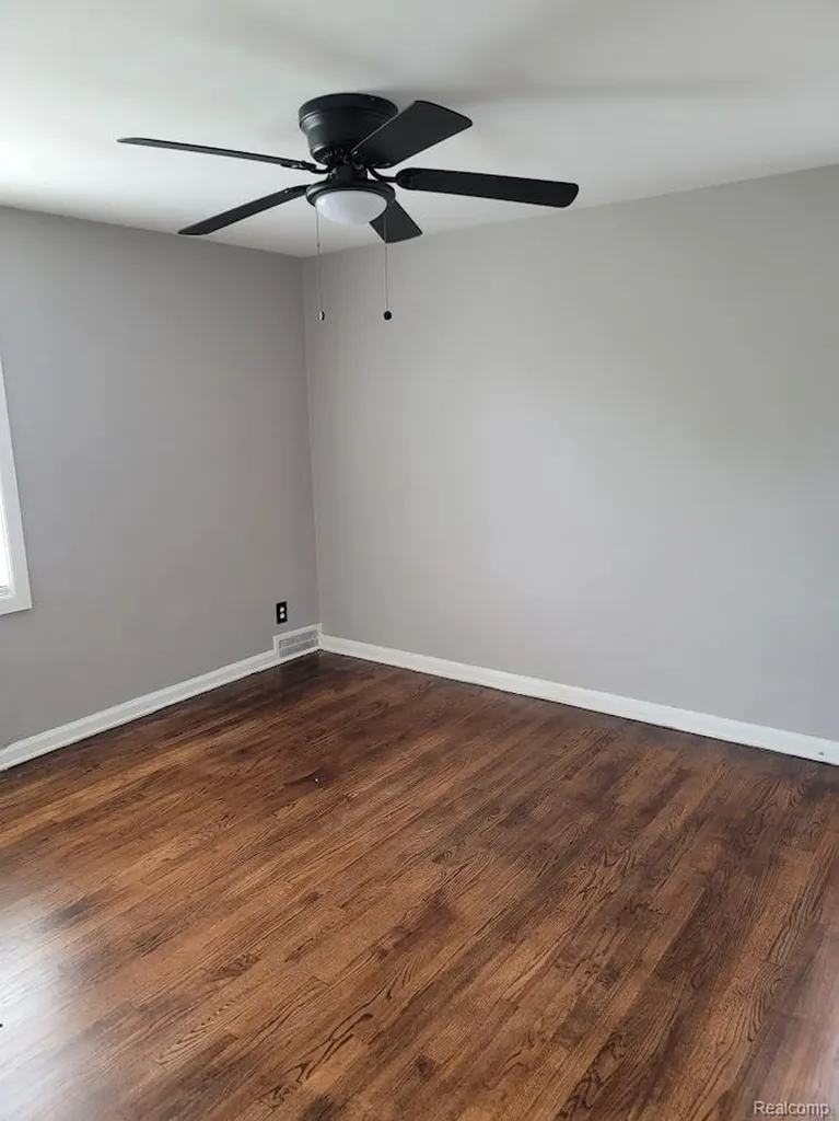 18510 Hartwell Street Detroit City MI 48235