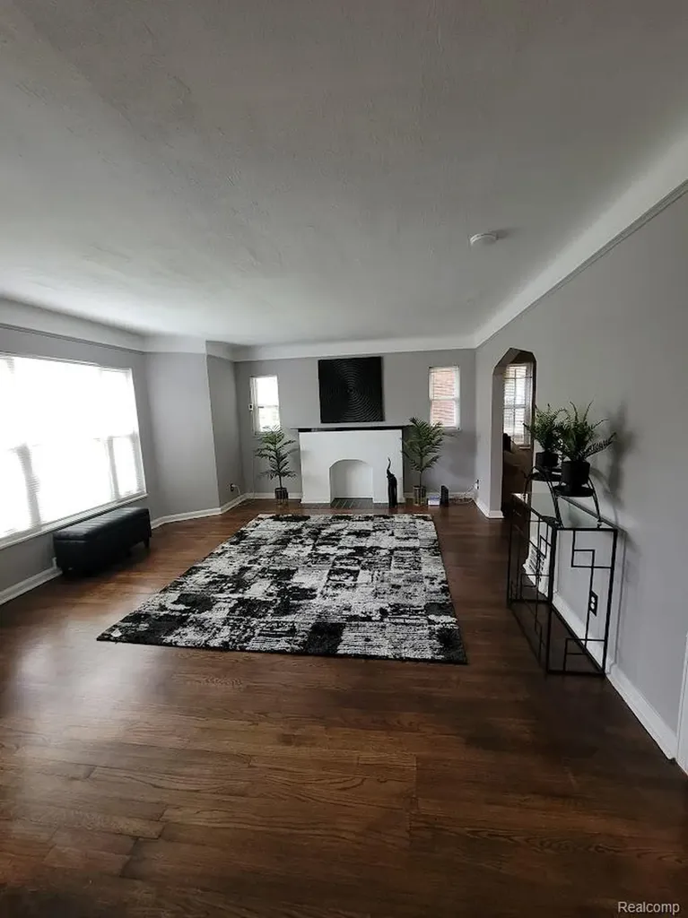 18510 Hartwell Street Detroit City MI 48235