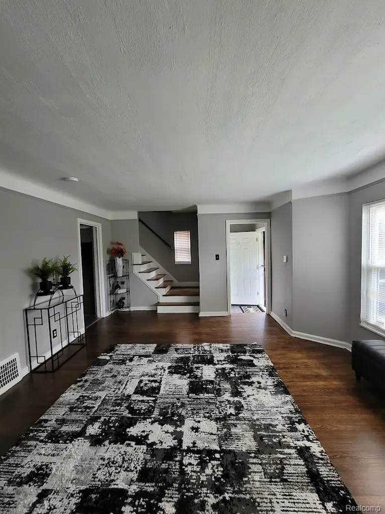 18510 Hartwell Street Detroit City MI 48235