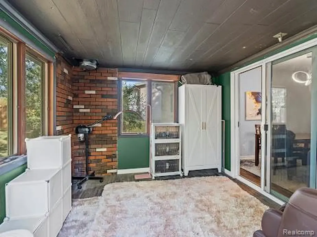 2496 Ketzler Drive Flint Charter Township MI 48507