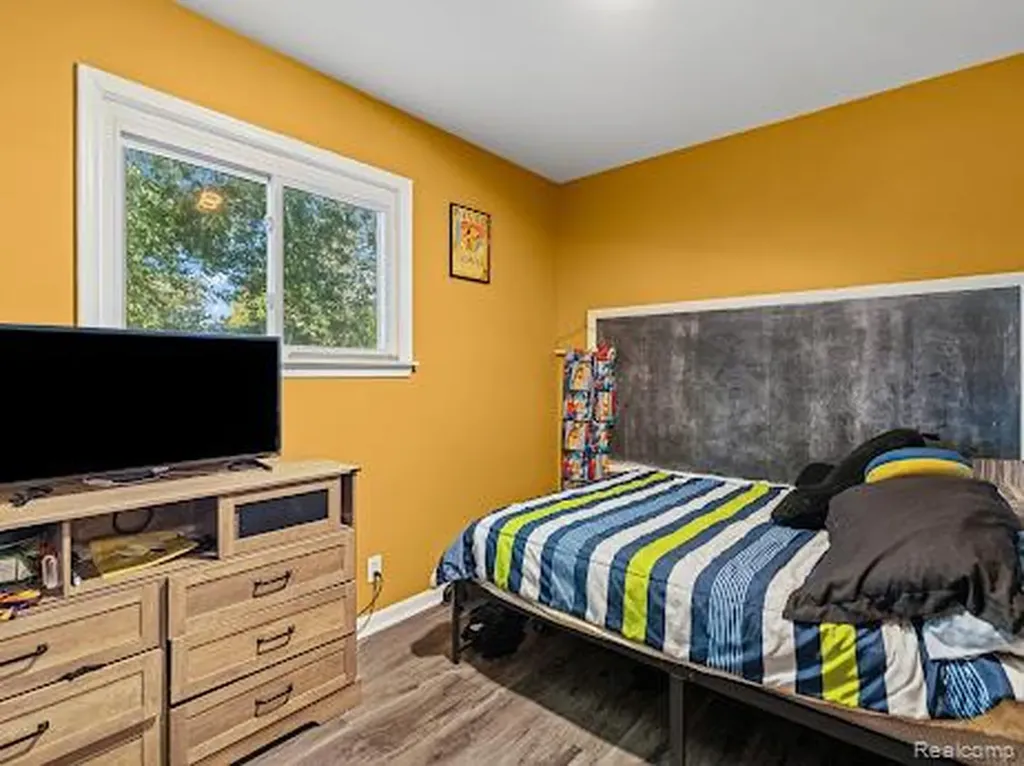 2496 Ketzler Drive Flint Charter Township MI 48507