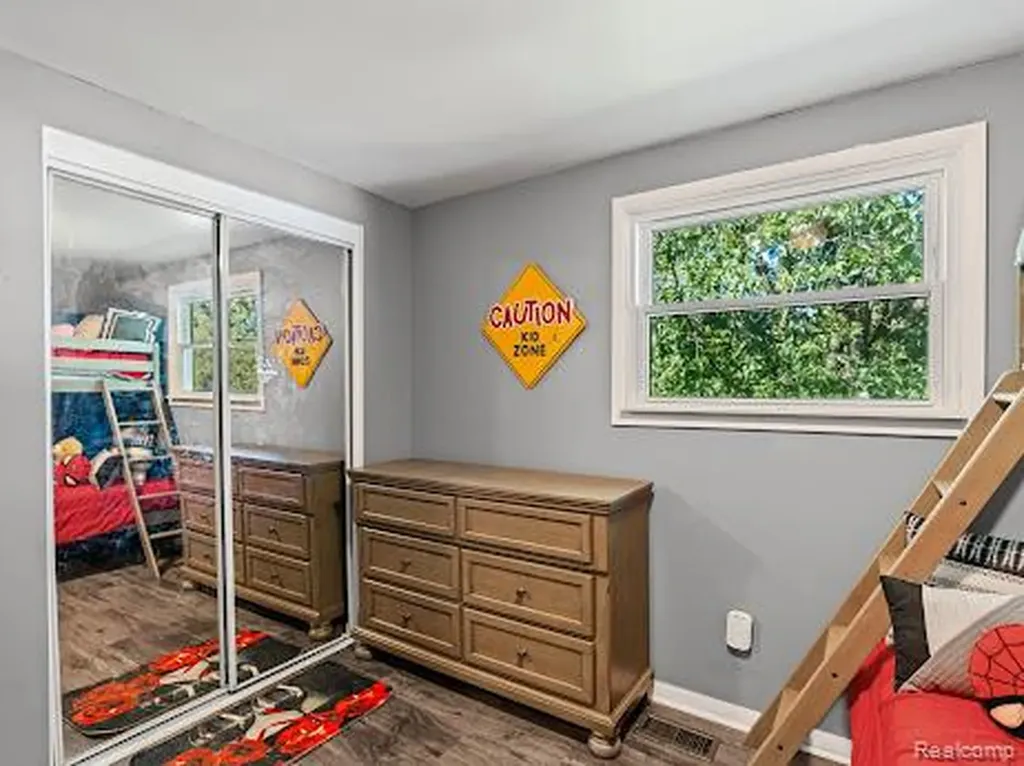 2496 Ketzler Drive Flint Charter Township MI 48507