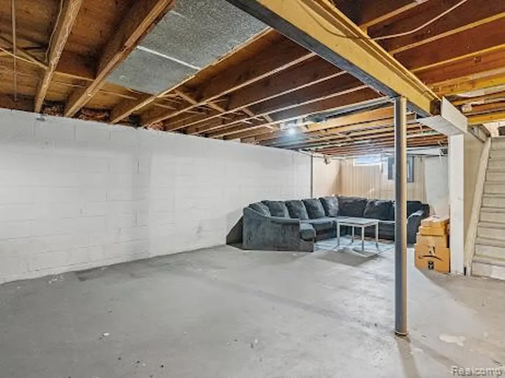 2496 Ketzler Drive Flint Charter Township MI 48507